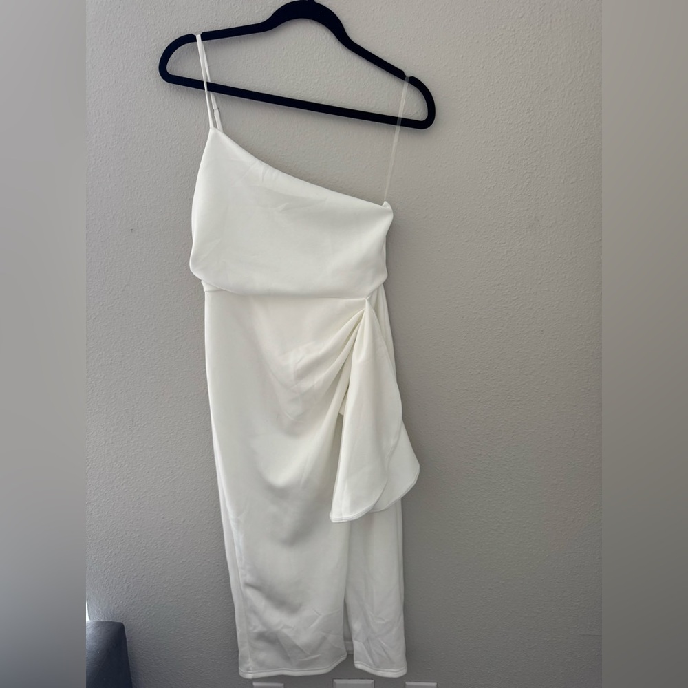 Show-po White One-Shoulder Midi Dress